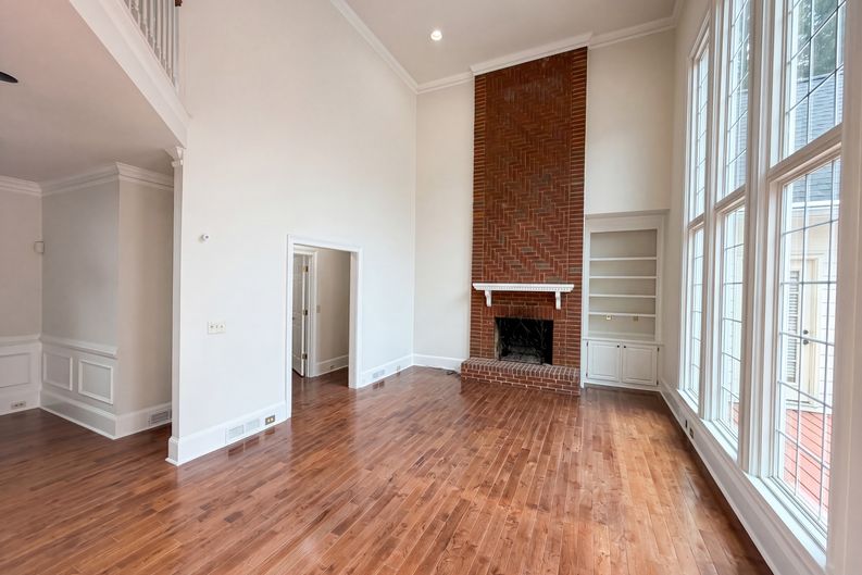Photo 3 of 26 of 4342 Trotters Way Dr, Snellville, GA