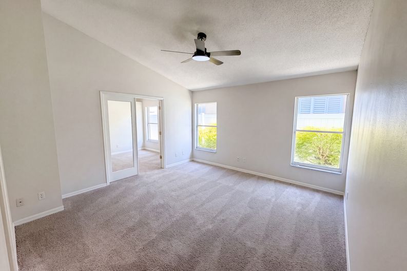 Photo 4 of 34 of 701 Magnolia Creek Cir, Orlando, FL