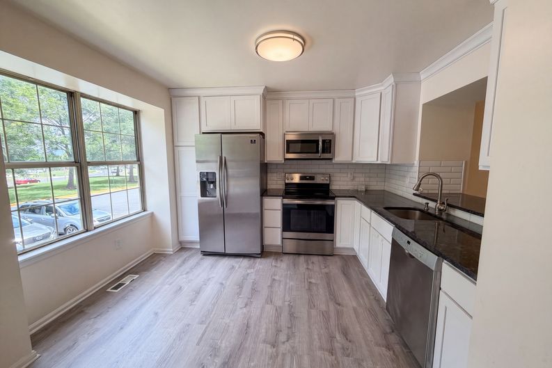 Photo 7 of 48 of 8641 Centerton Ln, Manassas, VA