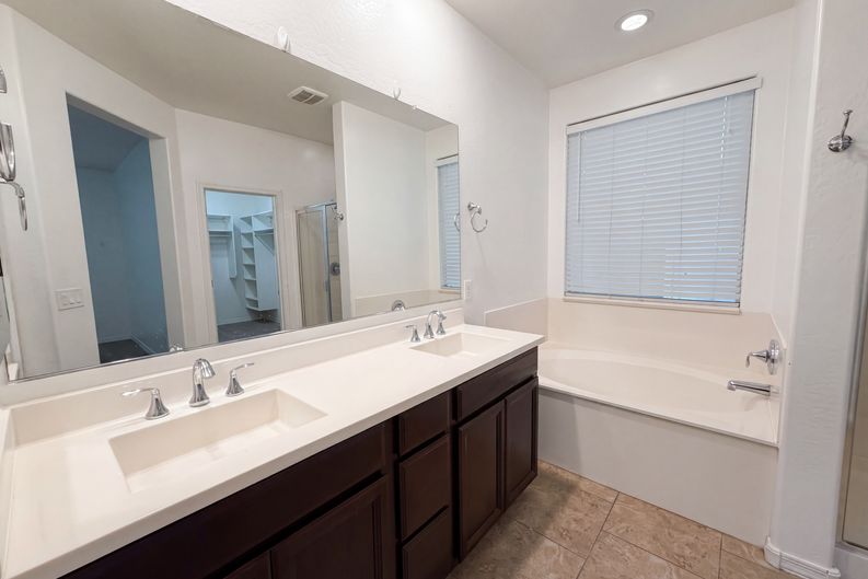 Photo 6 of 23 of 112 E Bernie Ln, Gilbert, AZ