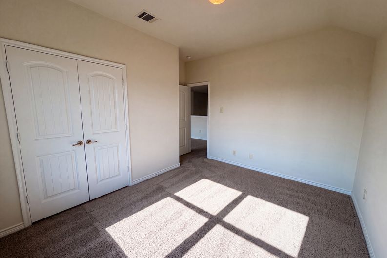 Photo 15 of 22 of 1217 Maverick Ln, Royse City, TX