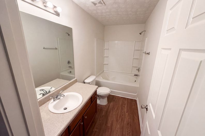 Photo 19 of 28 of 5747 Union Pointe Dr, Union City, GA