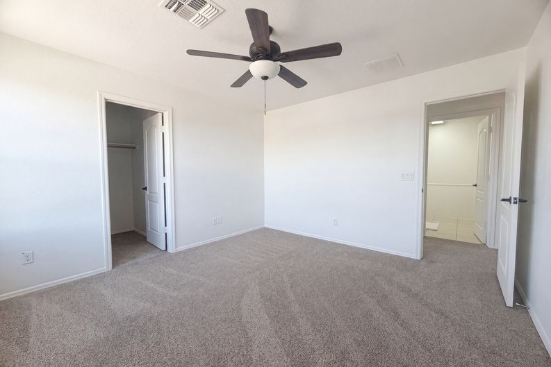 Photo 11 of 18 of 1043 E Daniella Dr, San Tan Valley, AZ