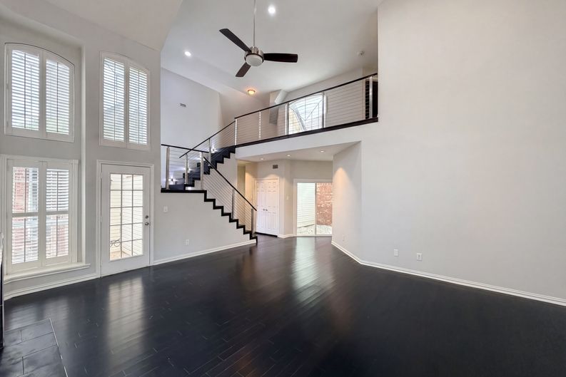 Photo 6 of 27 of 7707 Windmere Ct, Irving, TX
