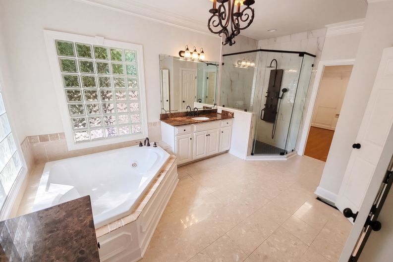 Photo 18 of 45 of 5064 Greystone Way, Hoover, AL