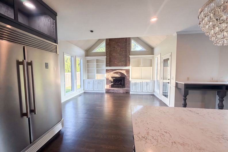 Photo 8 of 34 of 6003 N Cosby Ct, Kansas City, MO