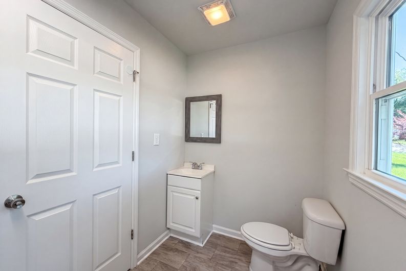 Photo 14 of 19 of 1036 E Commerce St, Lewisburg, TN