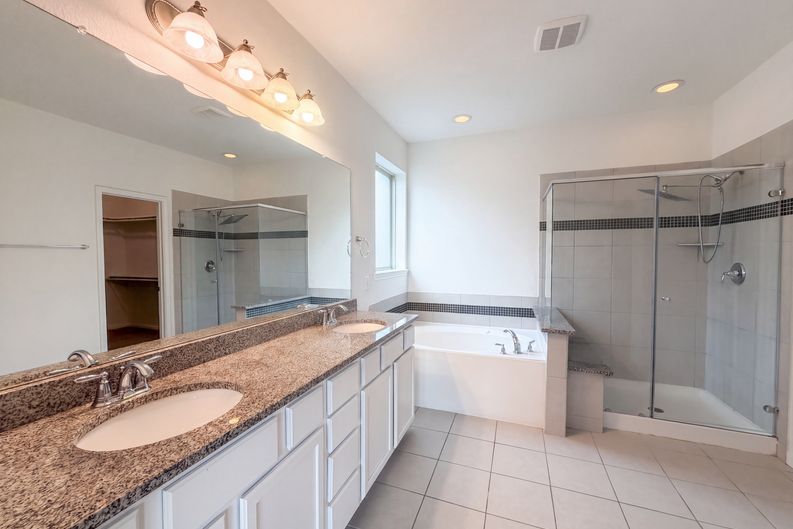 Photo 17 of 28 of 19607 Pecos Bend Ct, Cypress, TX