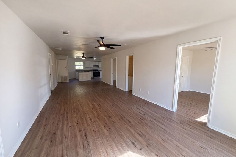 Photo 3 of 29 of 1710 Cumberland Dr, Garland, TX