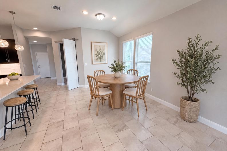 Photo 17 of 18 of 306 Duroc Dr, Hutto, TX