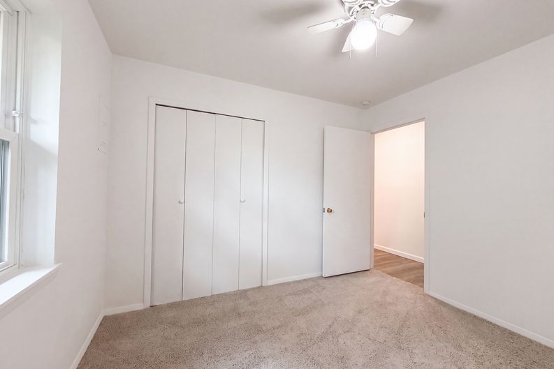 Photo 13 of 20 of 1805 Brookview Dr, Arlington, TX