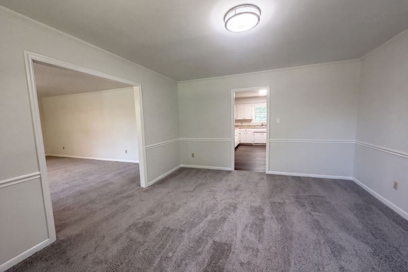 Photo 11 of 39 of 604 Meadowbrook Dr, Spartanburg, SC