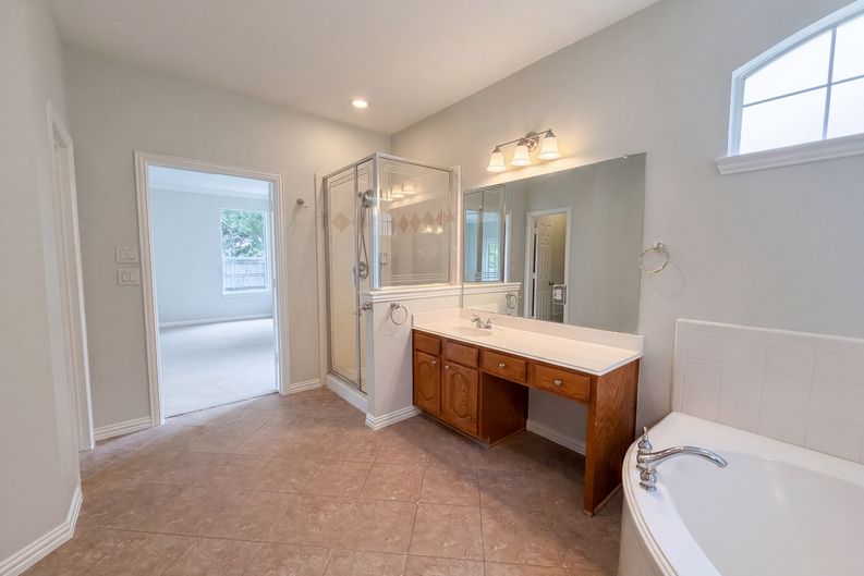Photo 17 of 41 of 2211 Dana Dr, Flower Mound, TX