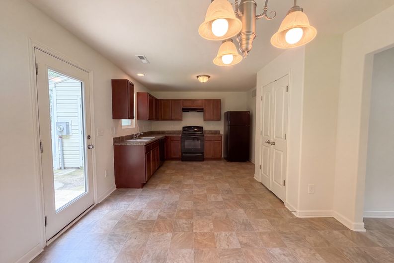 Photo 6 of 23 of 411 Sandybrooke Dr, High Point, NC
