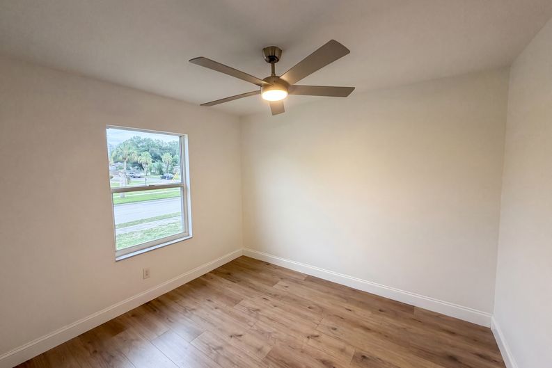 Photo 20 of 25 of 845 40th Ave S, Saint Petersburg, FL