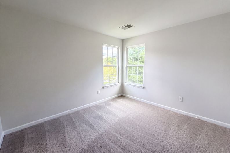 Photo 10 of 24 of 5108 Griffendale Ln, Upper Marlboro, MD