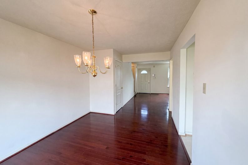 Photo 9 of 17 of 2726 Crestwick Pl, District Heights, MD