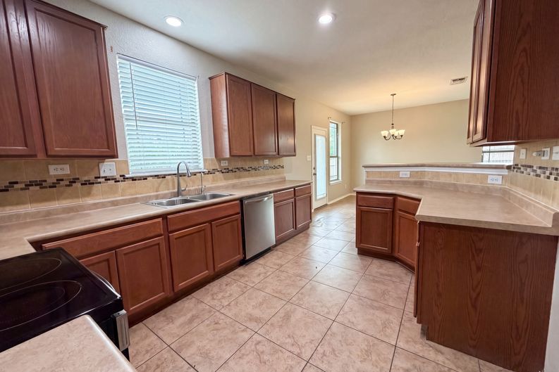 Photo 10 of 19 of 5733 Ty Lindstrom, Schertz, TX