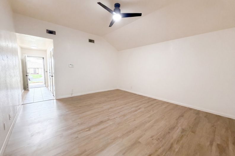 Photo 12 of 17 of 2708 Timberline Dr, Killeen, TX