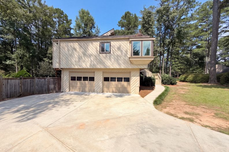 Photo 5 of 40 of 3962 Spalding Holw, Peachtree Corners, GA
