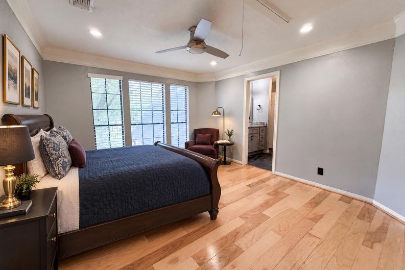 Photo 3 of 27 of 6127 Willowcrest Ct, Spring, TX