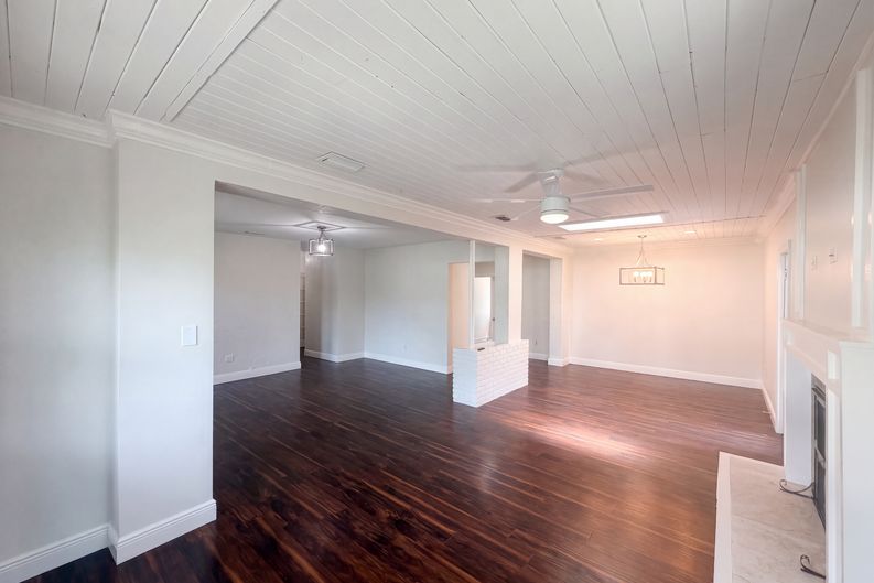 Photo 8 of 21 of 10806 W Elbow Dr, Tampa, FL