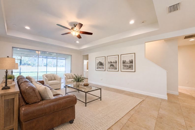 Photo 11 of 47 of 1416 Hickory View Cir, Parrish, FL