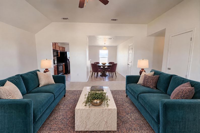 Photo 3 of 16 of 2512 Saulsbury Dr, Temple, TX