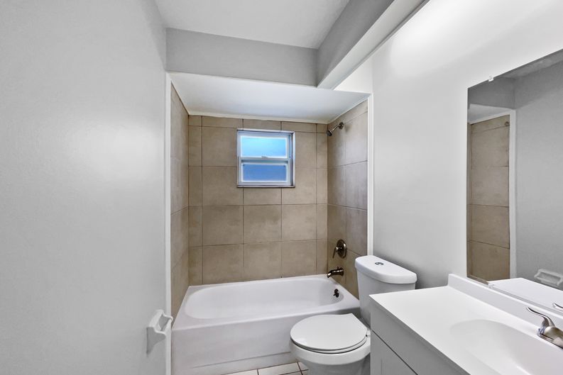 Photo 16 of 22 of 831 Haulover Dr, Altamonte Springs, FL
