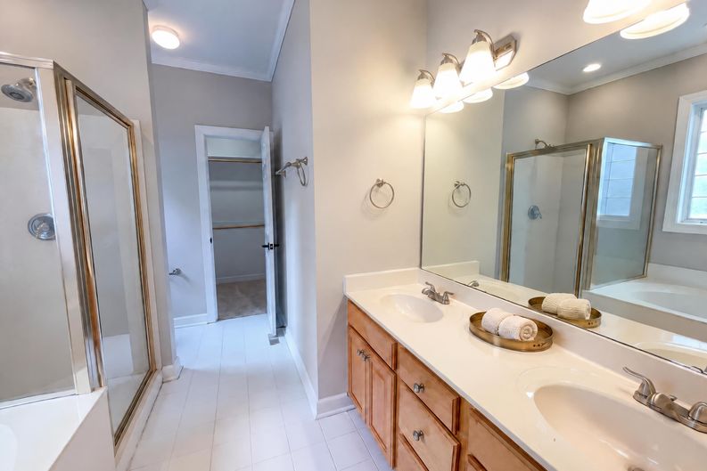 Photo 11 of 17 of 6412 Pleasant Creek Ct, Raleigh, NC