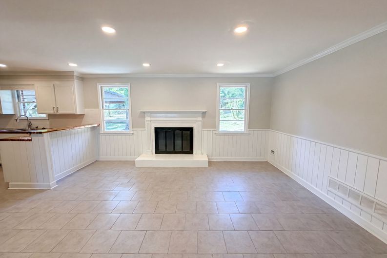 Photo 9 of 26 of 1817 Neptune Dr, Columbia, SC