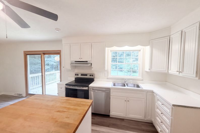 Photo 7 of 23 of 1181 Bouldercrest Cir, Watkinsville, GA