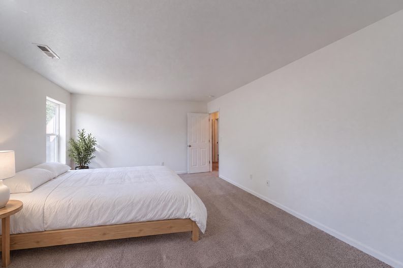 Photo 17 of 25 of 34050 SE Sturgeon St, Scappoose, OR