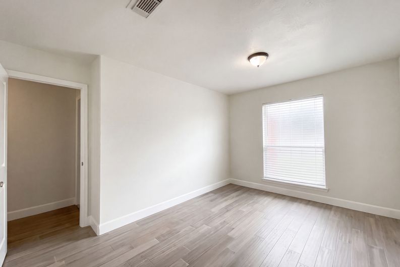Photo 4 of 16 of 21714 Falcongate Ct, Humble, TX