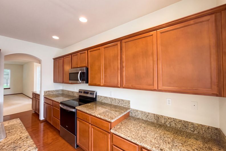 Photo 9 of 32 of 7629 NE 201st Pl, Kenmore, WA