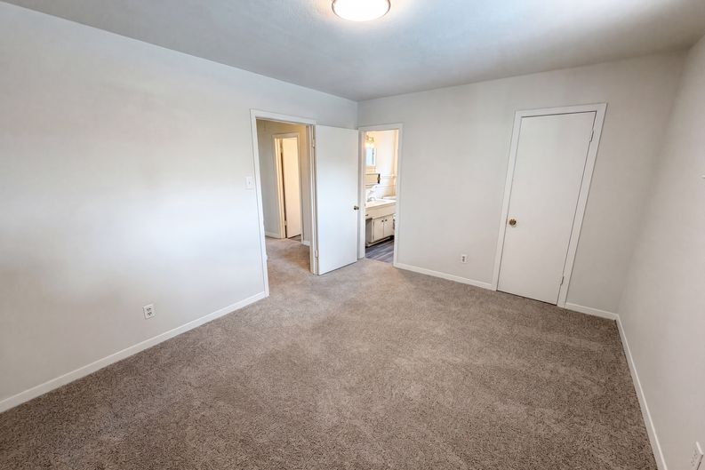 Photo 17 of 26 of 910 Luella Ave, Deer Park, TX