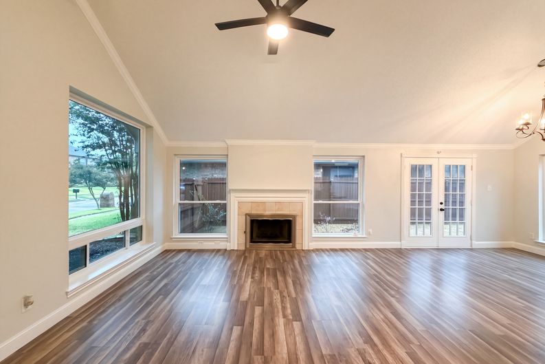 Photo 6 of 31 of 2228 Silverthorn Ln, Flower Mound, TX