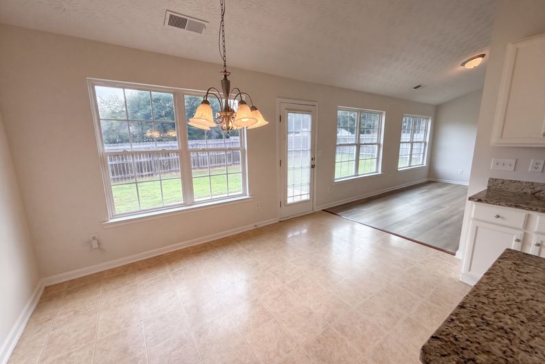 Photo 7 of 26 of 5482 Swanson Rd, Ellenwood, GA