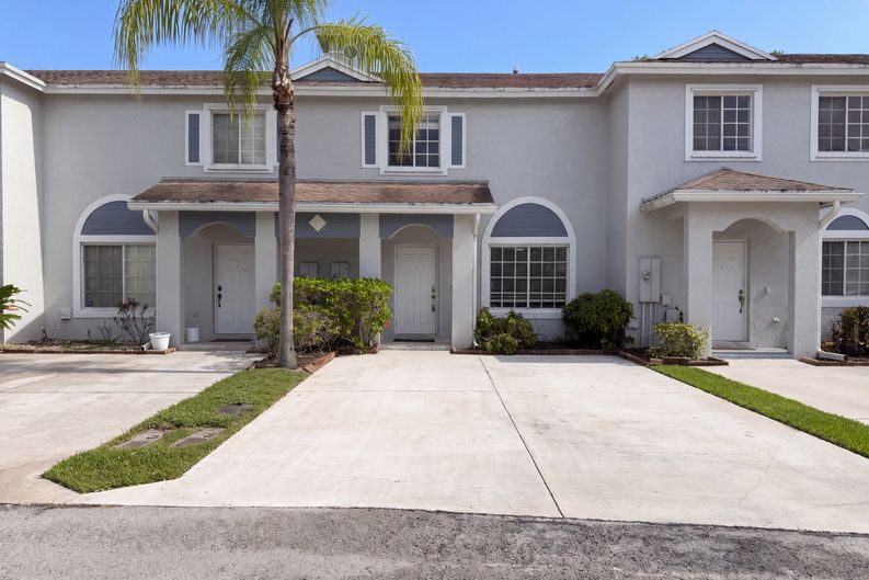 Photo 20 of 24 of 1480 SW 47th Ave, Deerfield Beach, FL