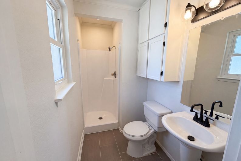 Photo 13 of 14 of 501 E Central Dr, Georgetown, TX