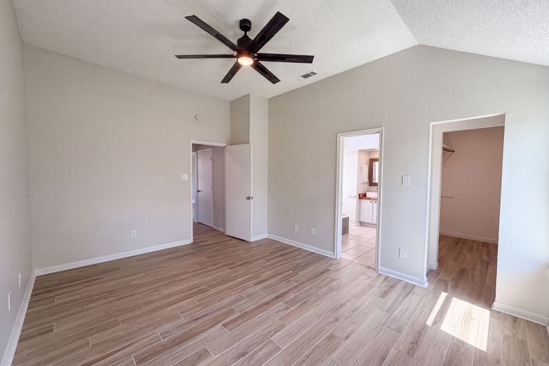 Photo 4 of 25 of 713 Lake Bluff Dr, Flower Mound, TX