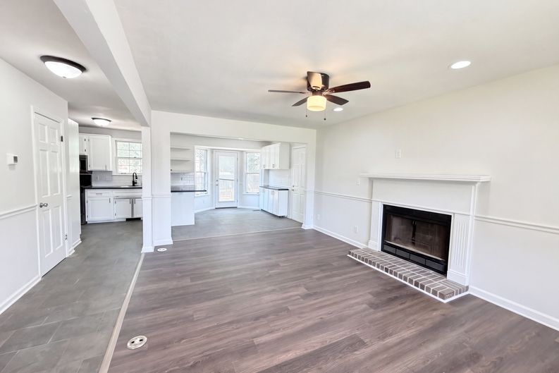 Photo 10 of 27 of 1122 Tobacco Rd, Clarksville, TN
