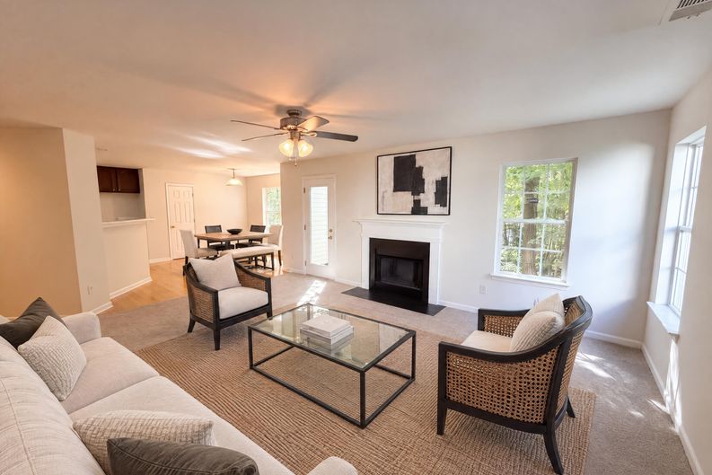 Photo 9 of 28 of 8902 Woodland Hills Rd, Charlotte, NC