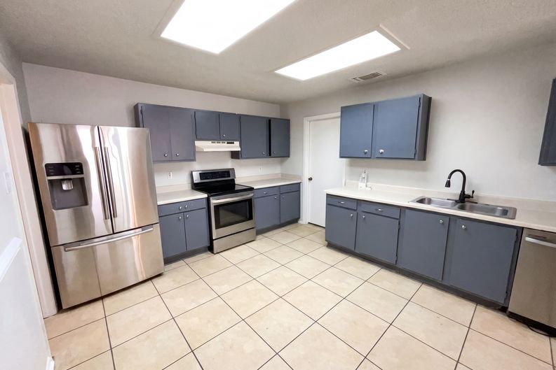 Photo 6 of 20 of 2830 Fisher Field Dr, San Antonio, TX