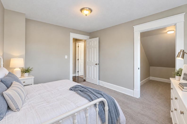 Photo 14 of 30 of 6321 Roe St, Cincinnati, OH