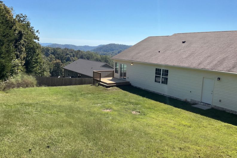 Photo 5 of 22 of 237 N Glen Rd, Maynardville, TN