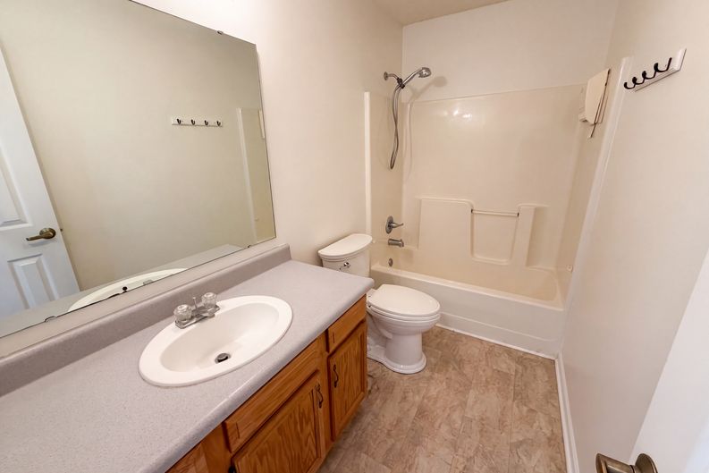 Photo 11 of 16 of 345 Leffler Dr, Indianapolis, IN