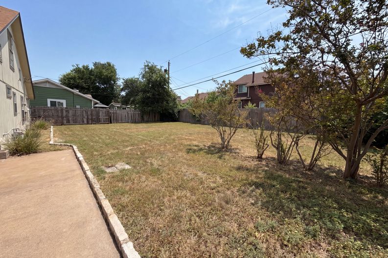 Photo 16 of 18 of 1301 Pitcairn Dr, Pflugerville, TX