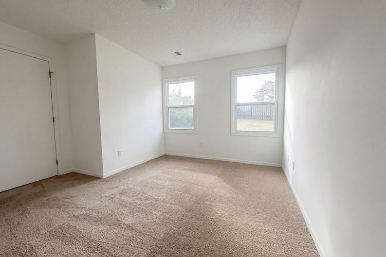Photo 8 of 27 of 14110 Lora St, Smithville, MO
