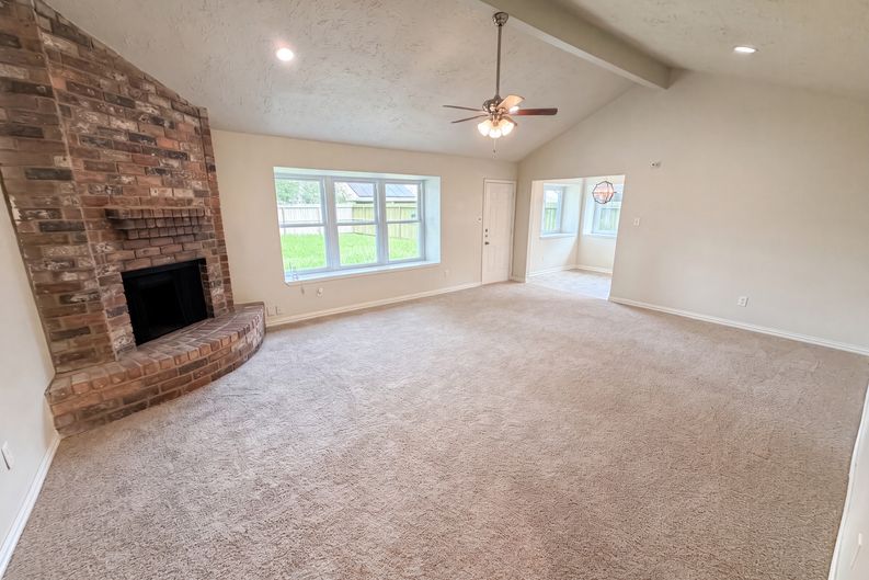 Photo 3 of 19 of 17110 Golf Club Dr, Crosby, TX